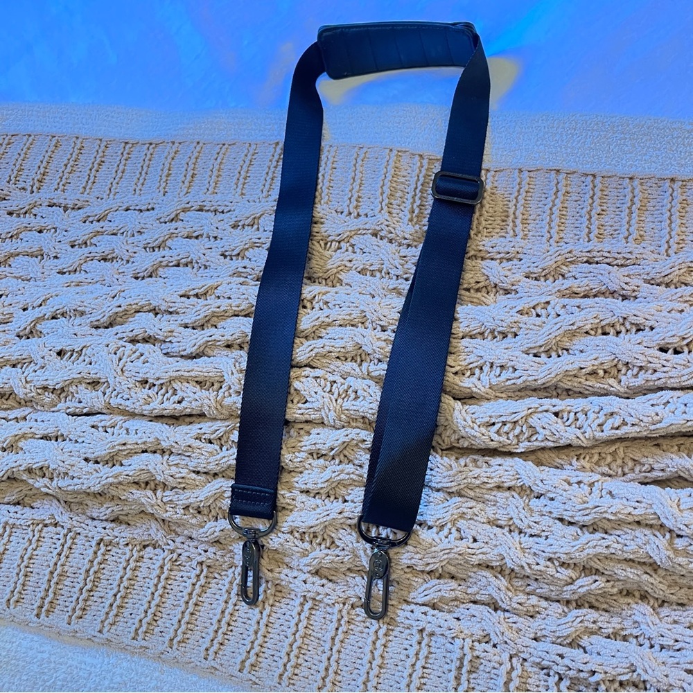 lululemon Black Adjustable Shoulder Strap